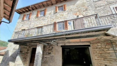 Family house for sale in Tuscany Lierna Poppi Florence