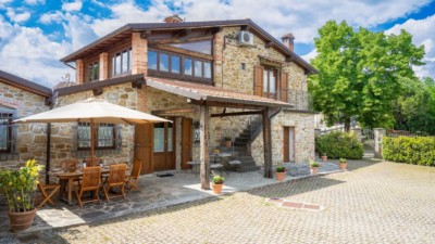 Villa for sale in Poppi in Tuscany Italy