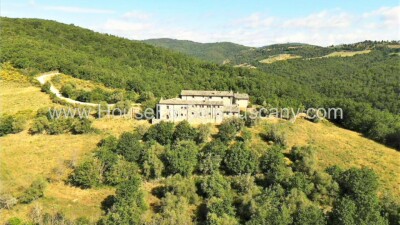 hamlet for sale siens Tuscany Italy San Gusme